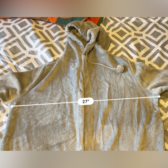 🌸 NWOT Fuzzy Robe - Picture 5 of 7
